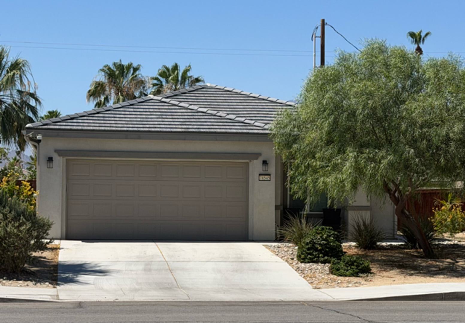 New 4 Bed Home in Prime Bermuda Dunes Location !