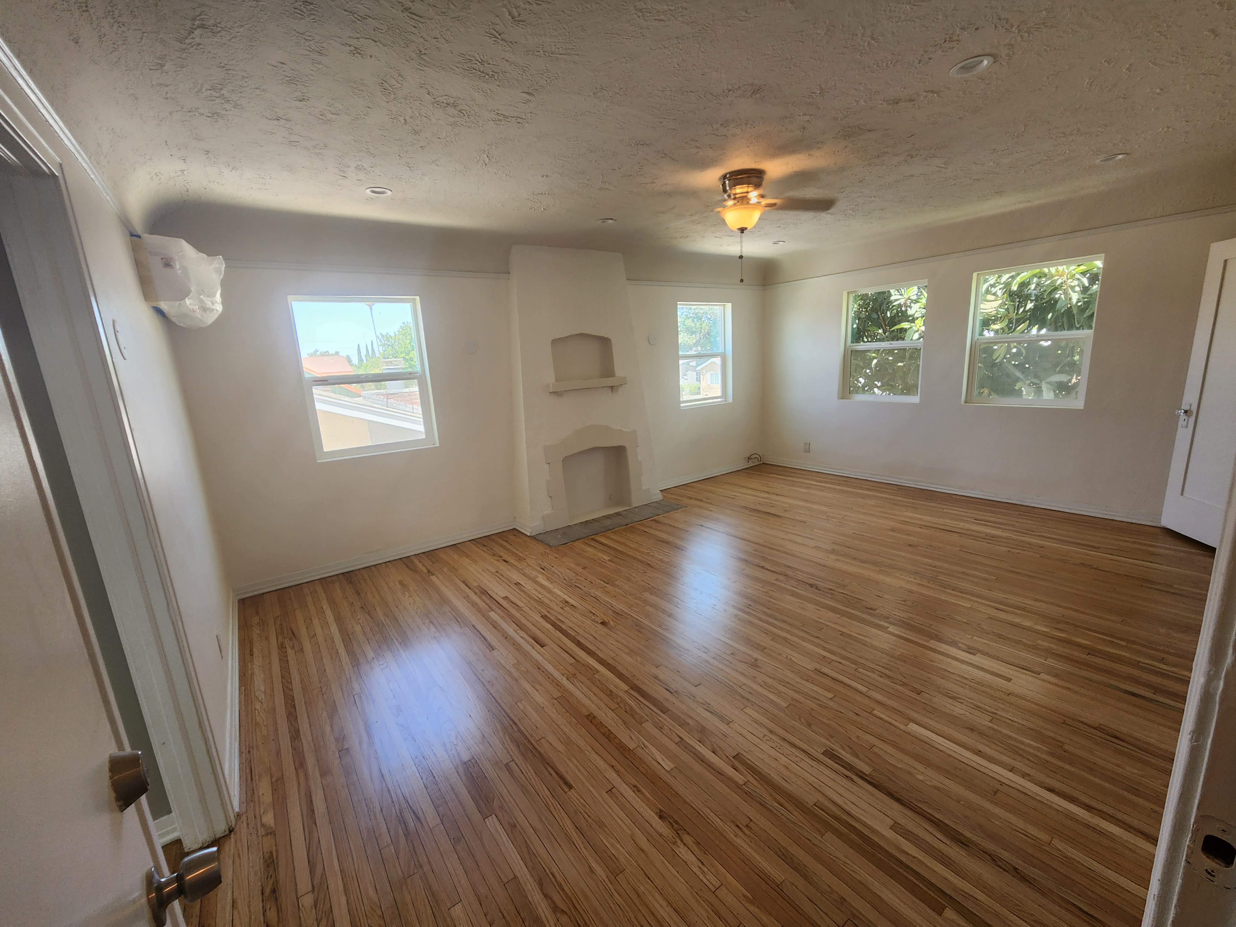518 W Lexington Dr – photo 1