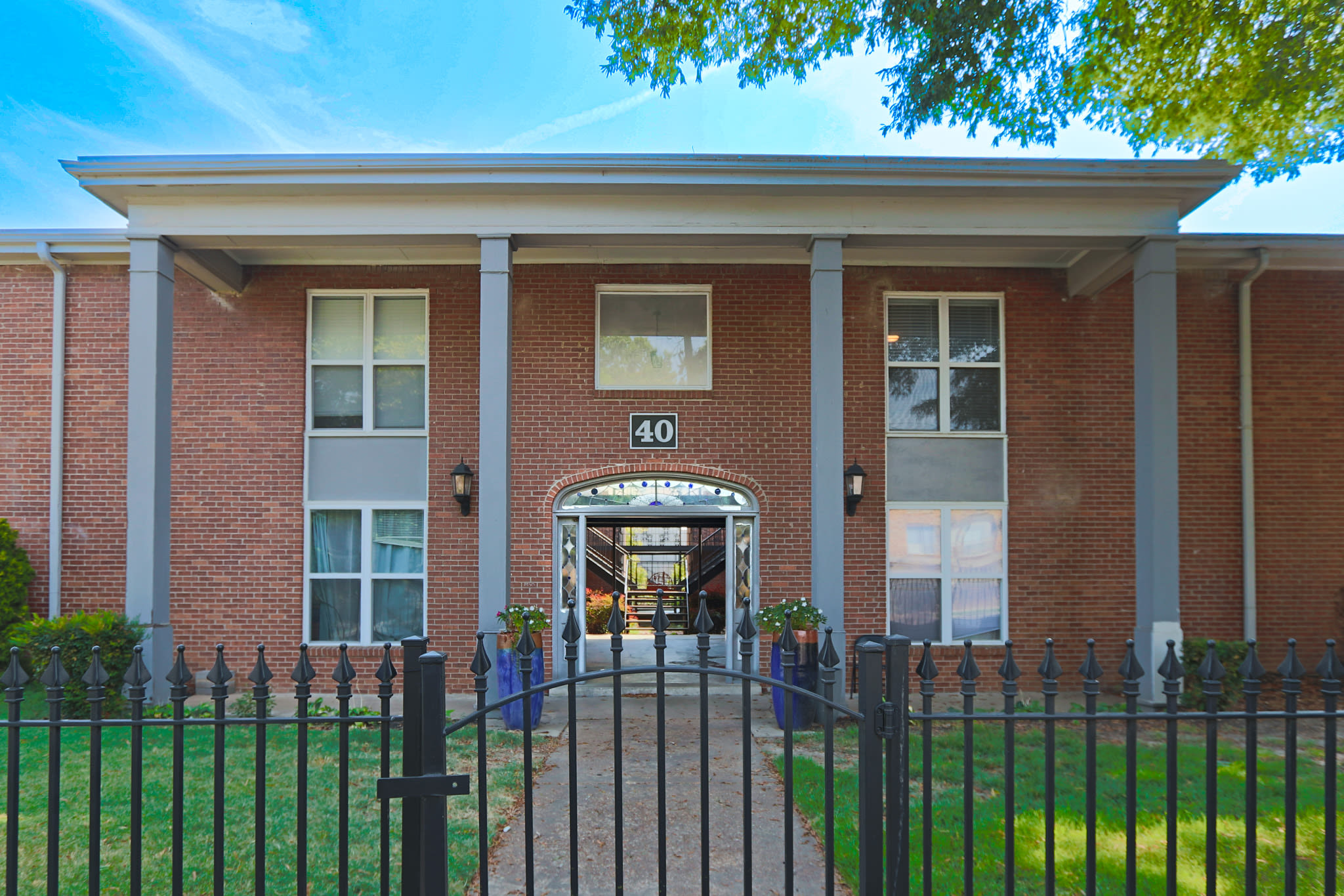 40 S Morrison St – photo 1