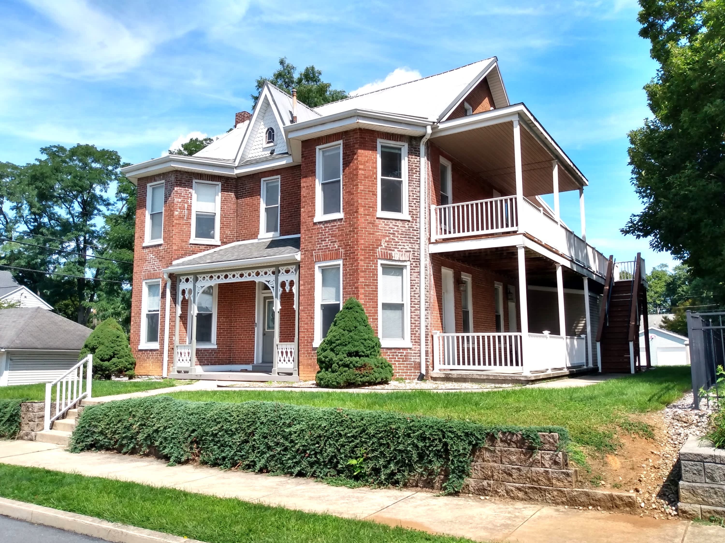 519 Nelson Street – photo 1 of 23
