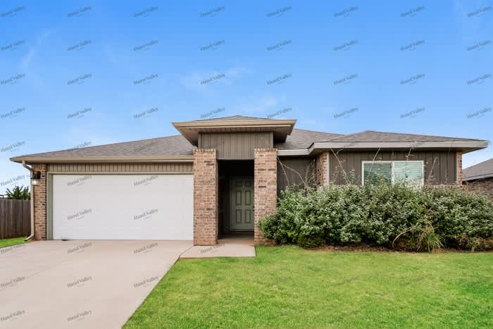 2405 Iris Court – photo 1