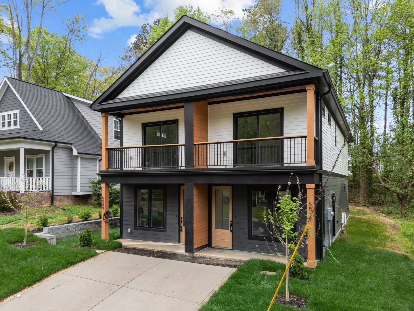 Gorgeous New Construction! Premium, Modern Finishes! Pet Friendly! – photo 1