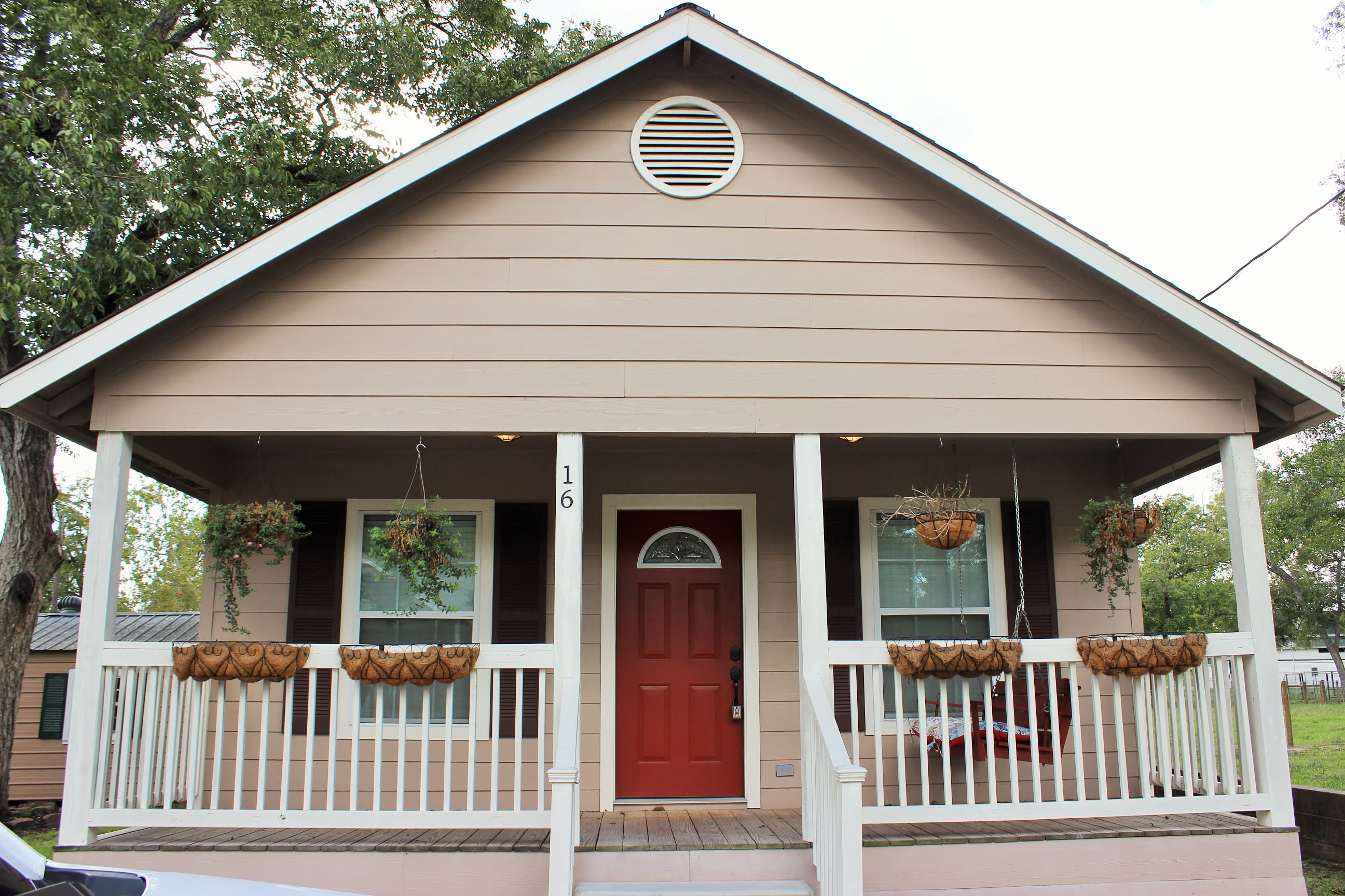 16 West Anderson Street – photo 1 of 14