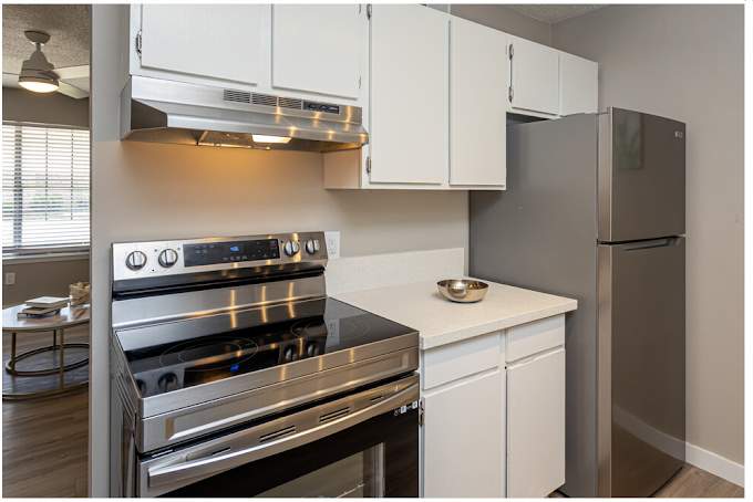 Laurel Oak Village Apartments – photo 1 of 7