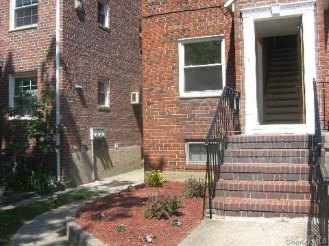160-45 Willets Point Boulevard – photo 1