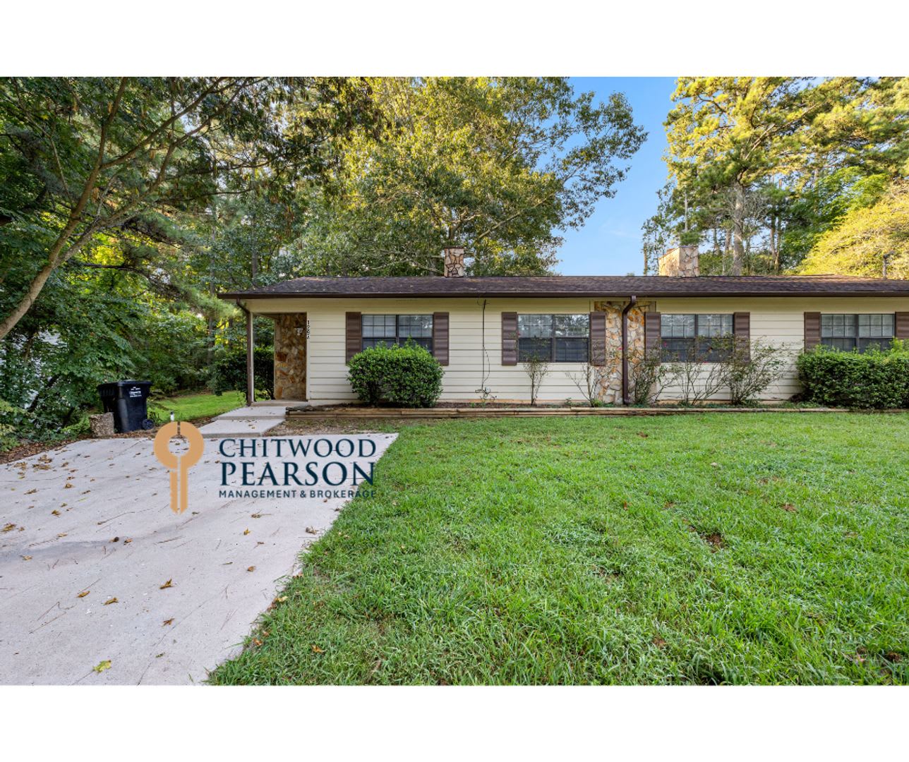 Completely Renovated 2BR Duplex in Convenient Tyrone Location – photo 1 of 14