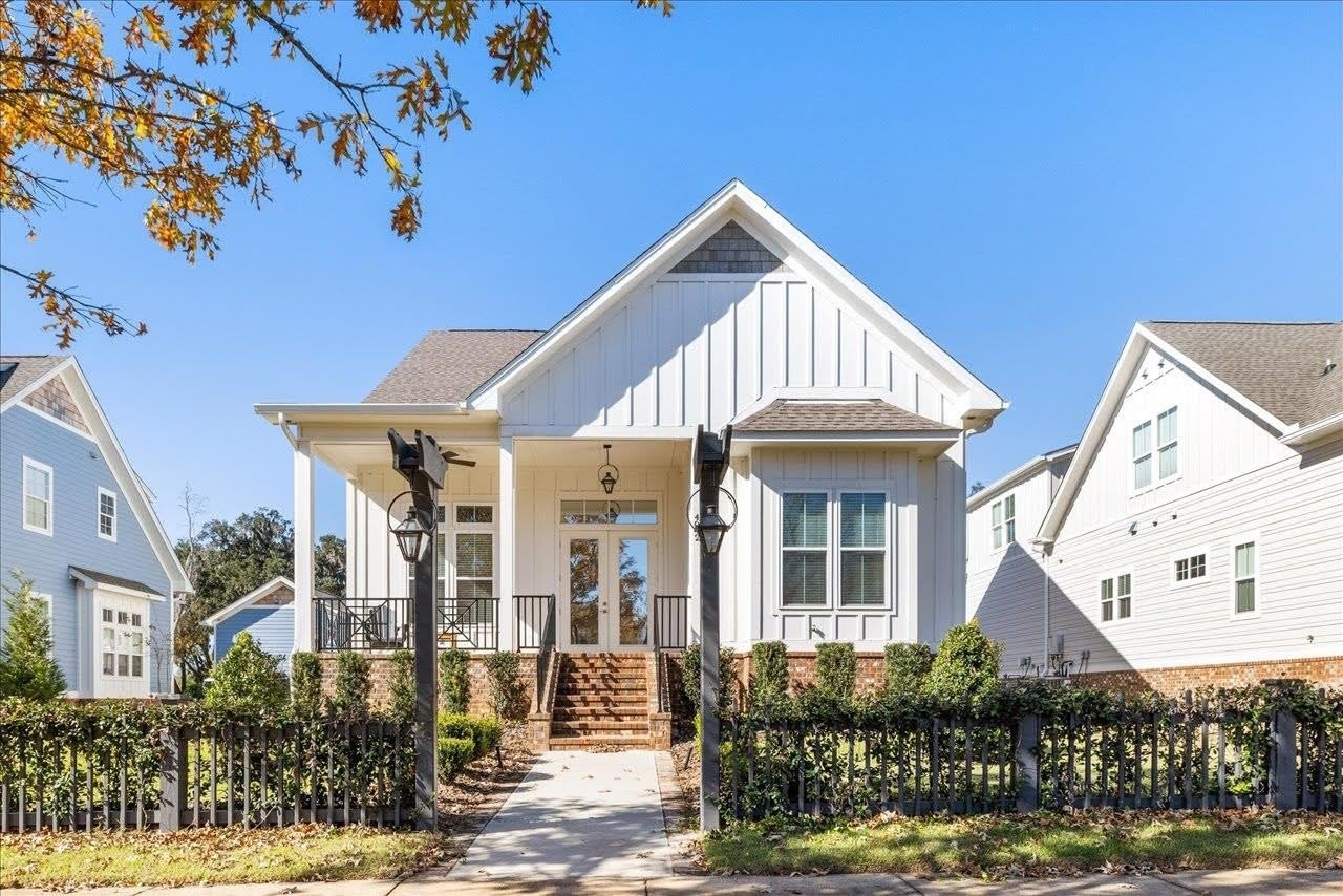 4072 Biltmore Avenue – photo 1