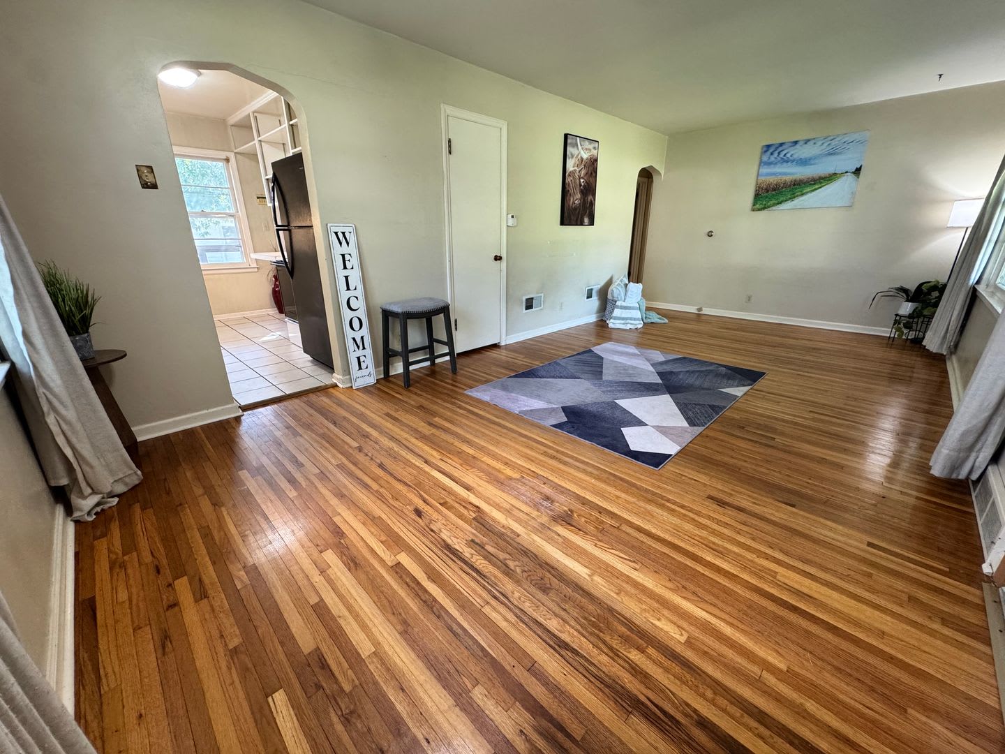 3 bed, 1.5 bath home for rent in West Waterloo – photo 1