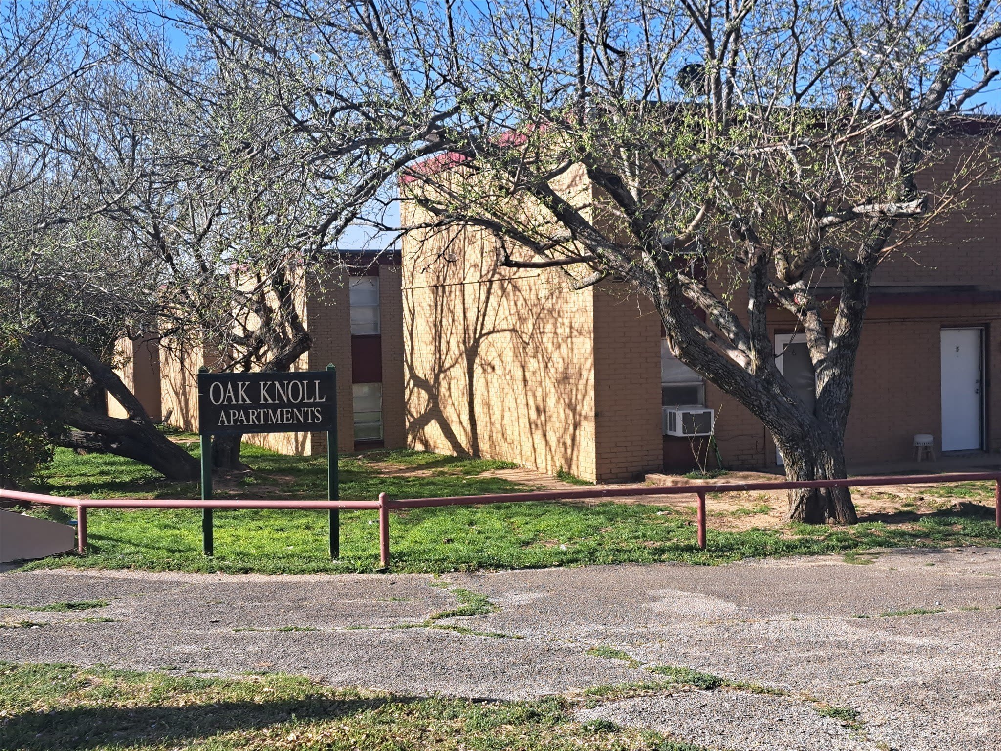 109 Mimosa Street – photo 1 of 194