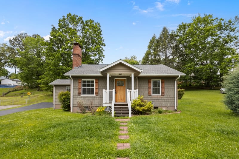 2123 Fenwood Drive – photo 1