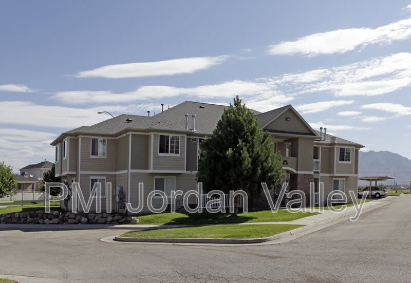 7011 S 1300 W – photo 1