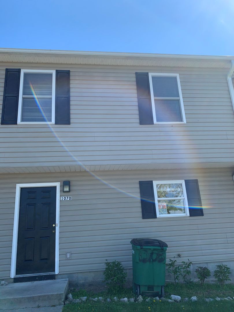 3 Bedroom 2.5 Bath Townhouse – photo 1