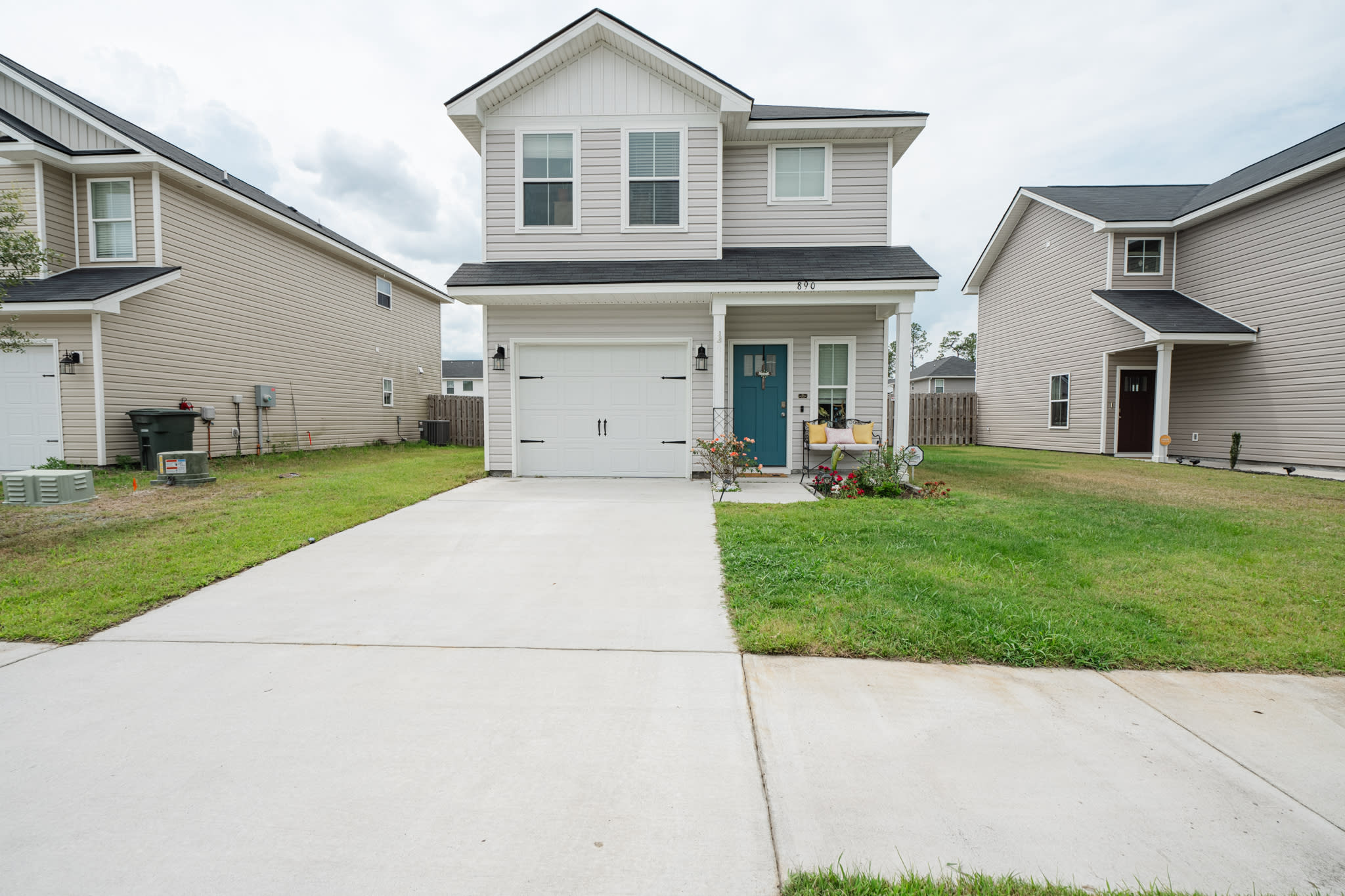 890 Grayson Ave – photo 1 of 36
