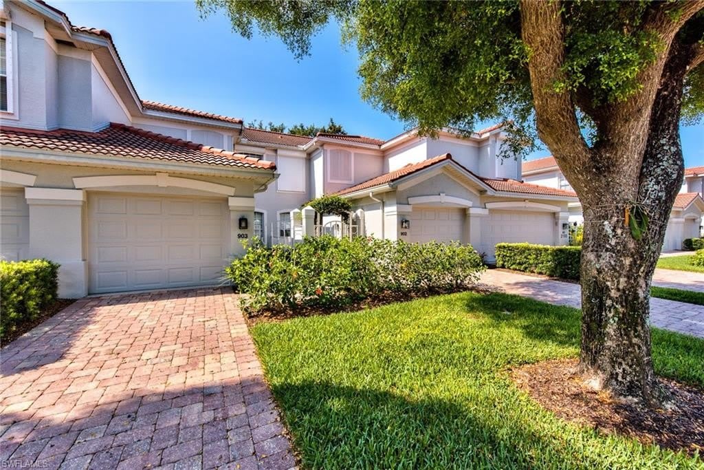 2190 ARIELLE Dr – photo 1