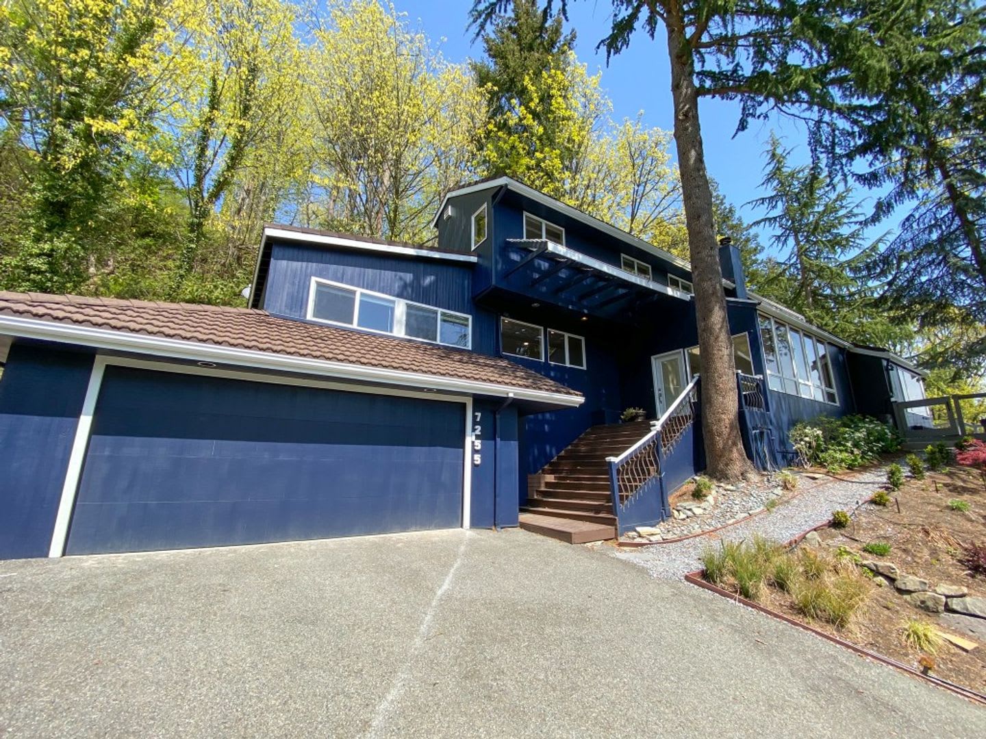 4Bd/4Ba Mercer Island Home – photo 1 of 38