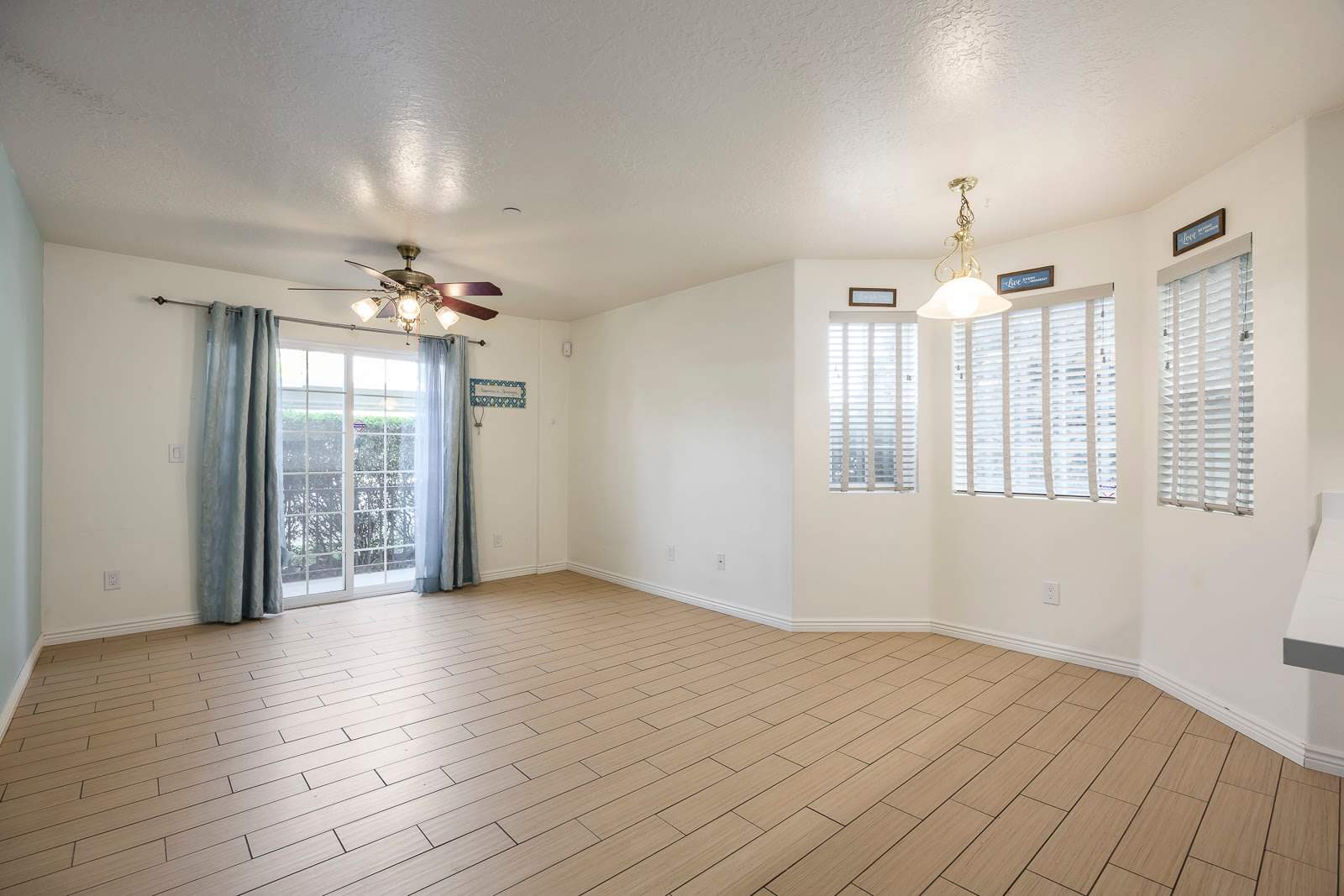 1466 W Brunello Dr – photo 1 of 25