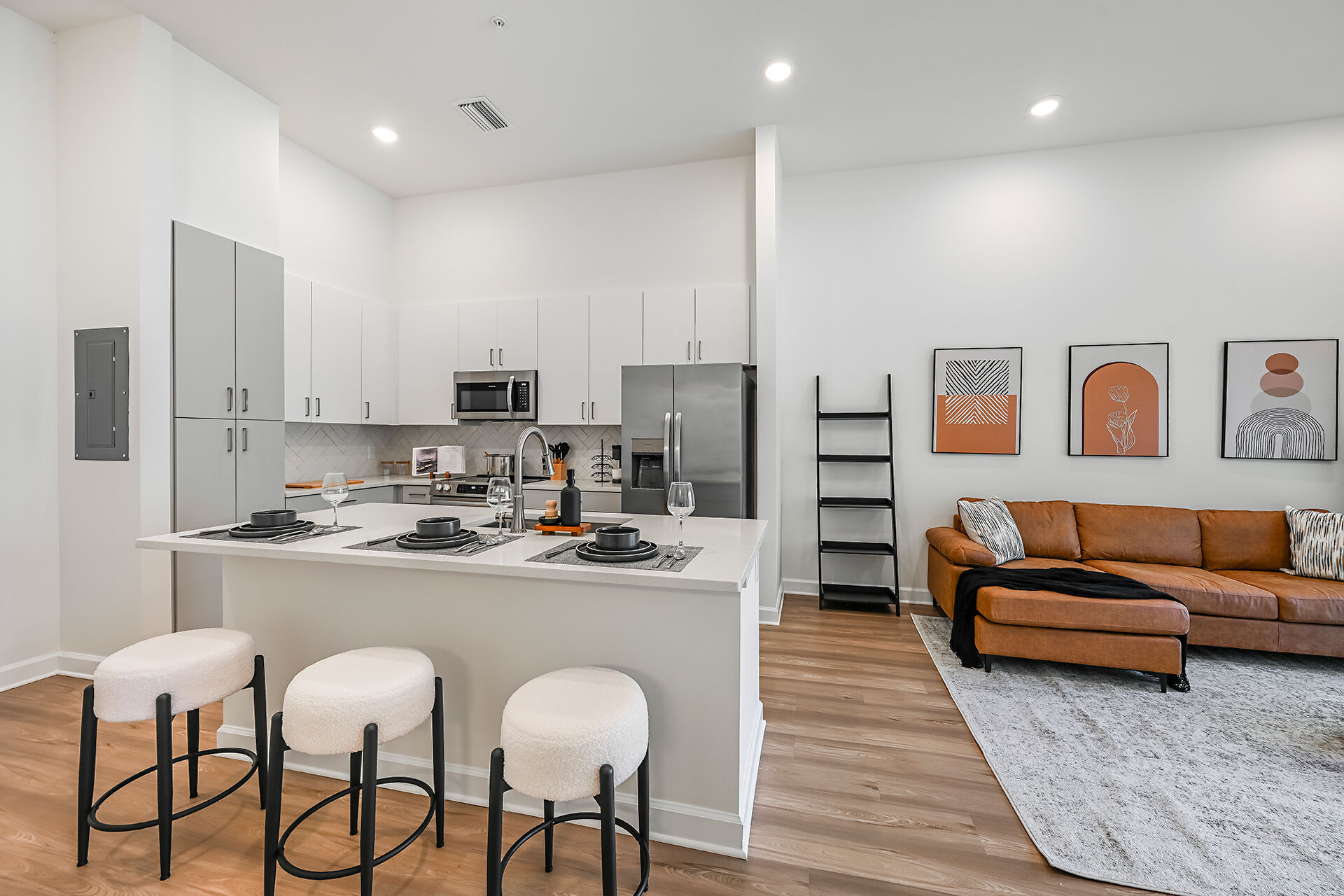 Apollo Apartments – photo 1 of 39