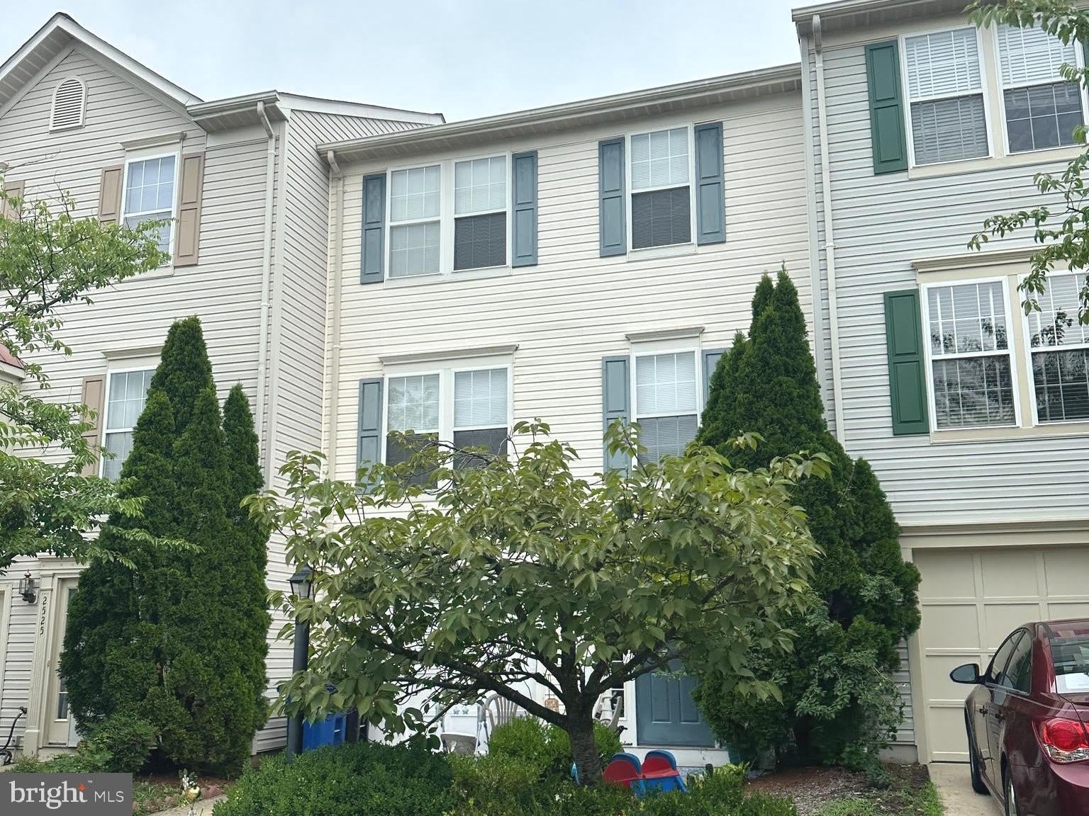 2527 BANSHIRE Drive – photo 1