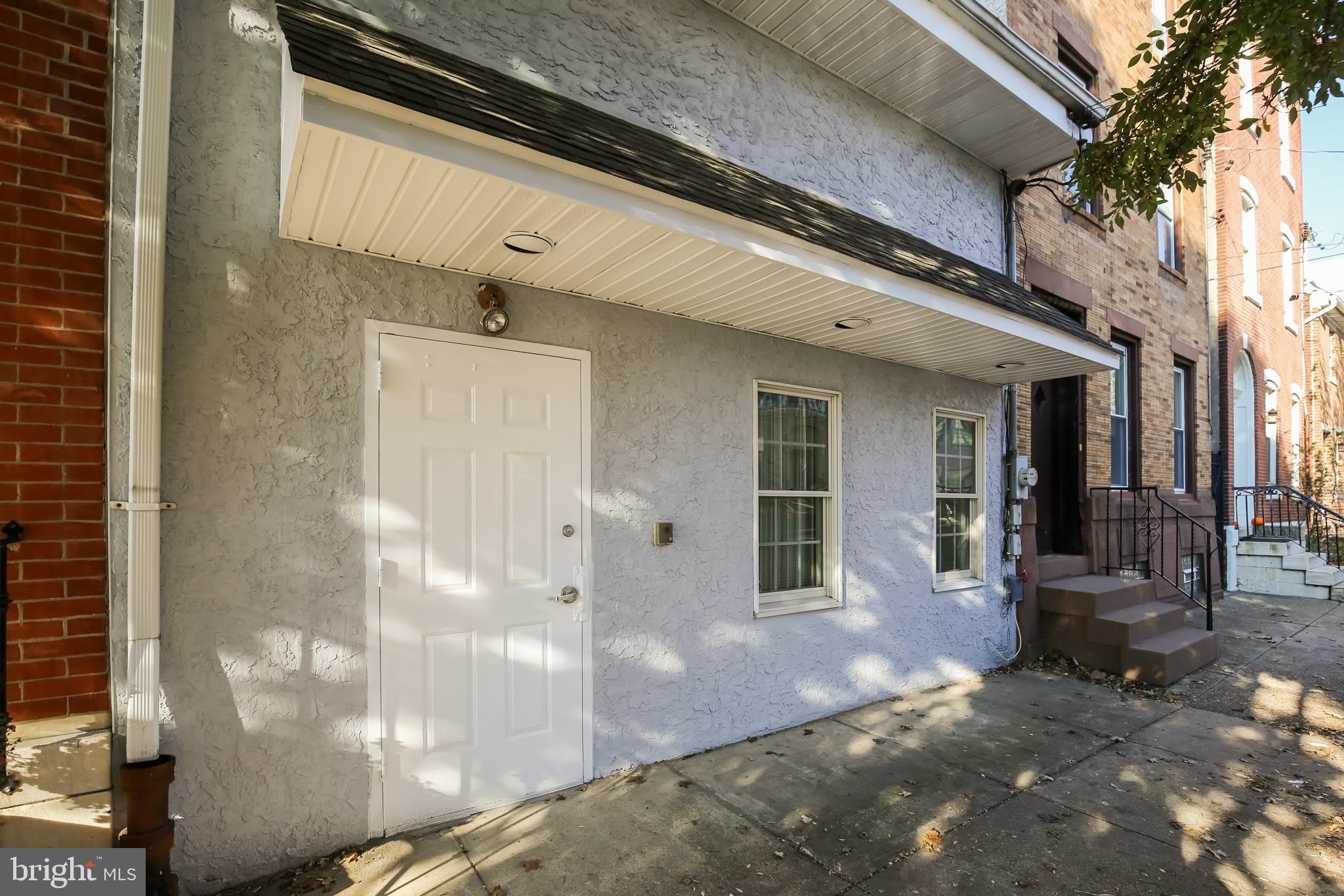 1118 E COLUMBIA Avenue – photo 1