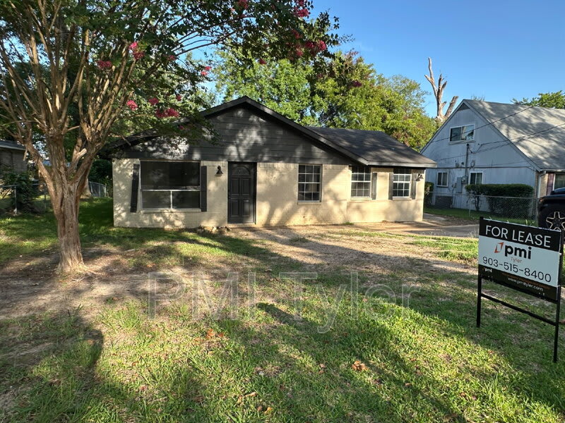 1538 N Hill Ave – photo 1