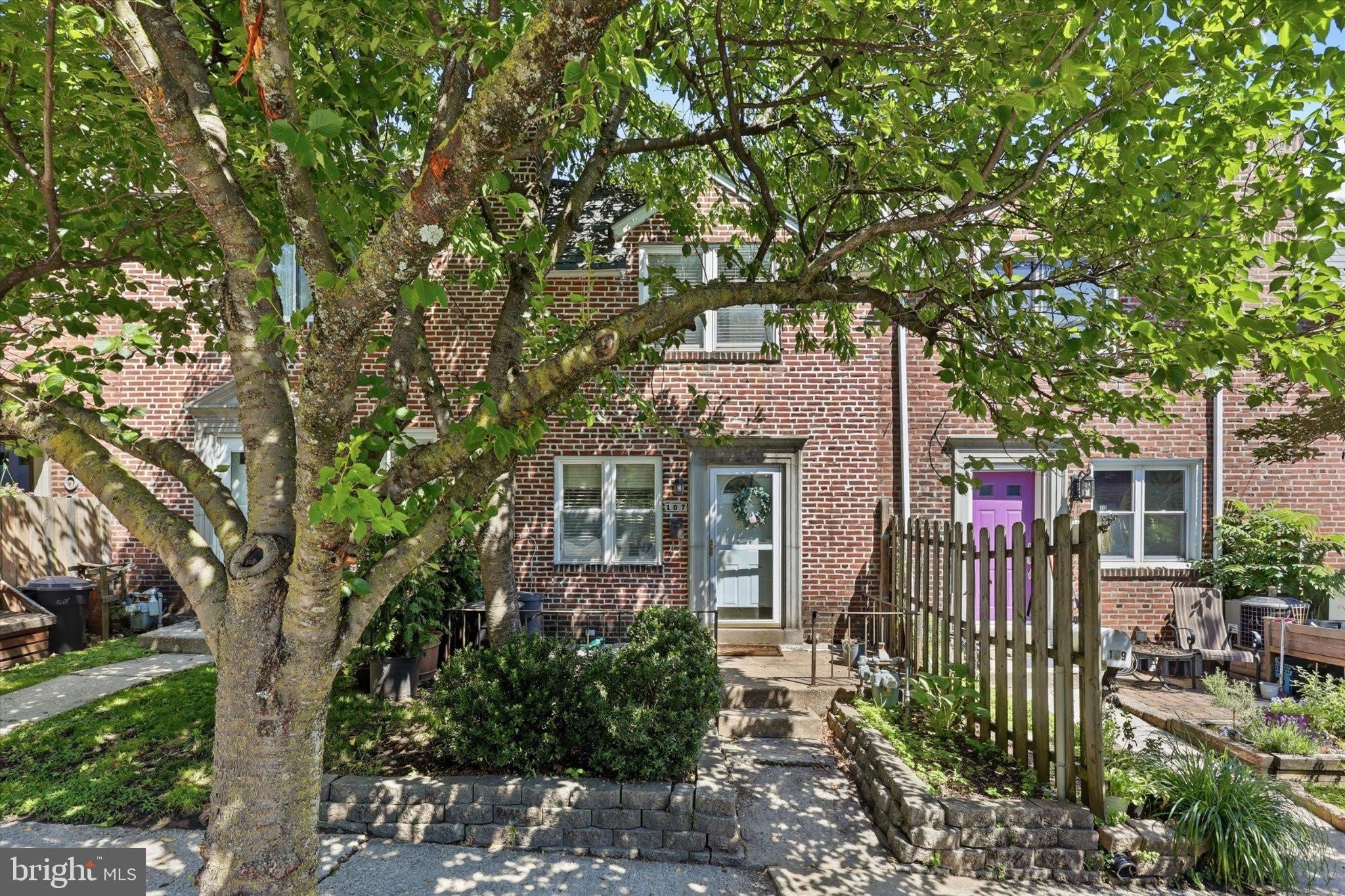 107 PLANT Avenue – photo 1 of 15