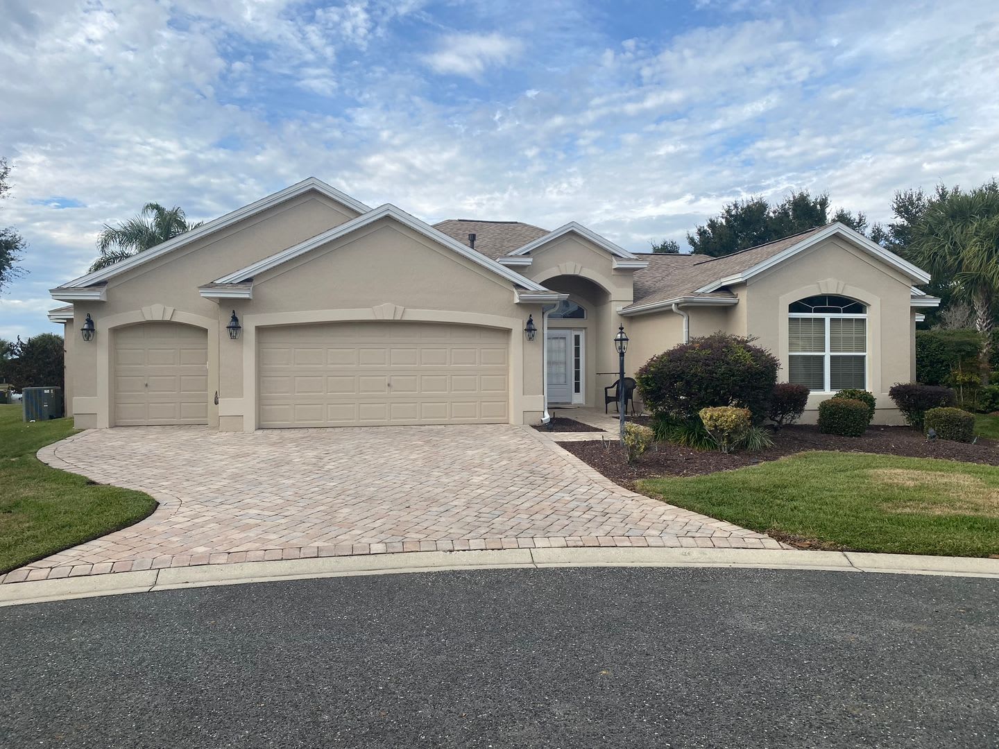 Seasonal Rental Large 4 Bed 4 1 2 Baths Home W Views Of The Jacaranda Golf Course And Lake In The Village Of Poinciana – photo 1