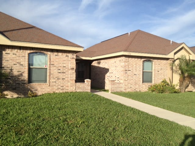 802 Emerald St – photo 1
