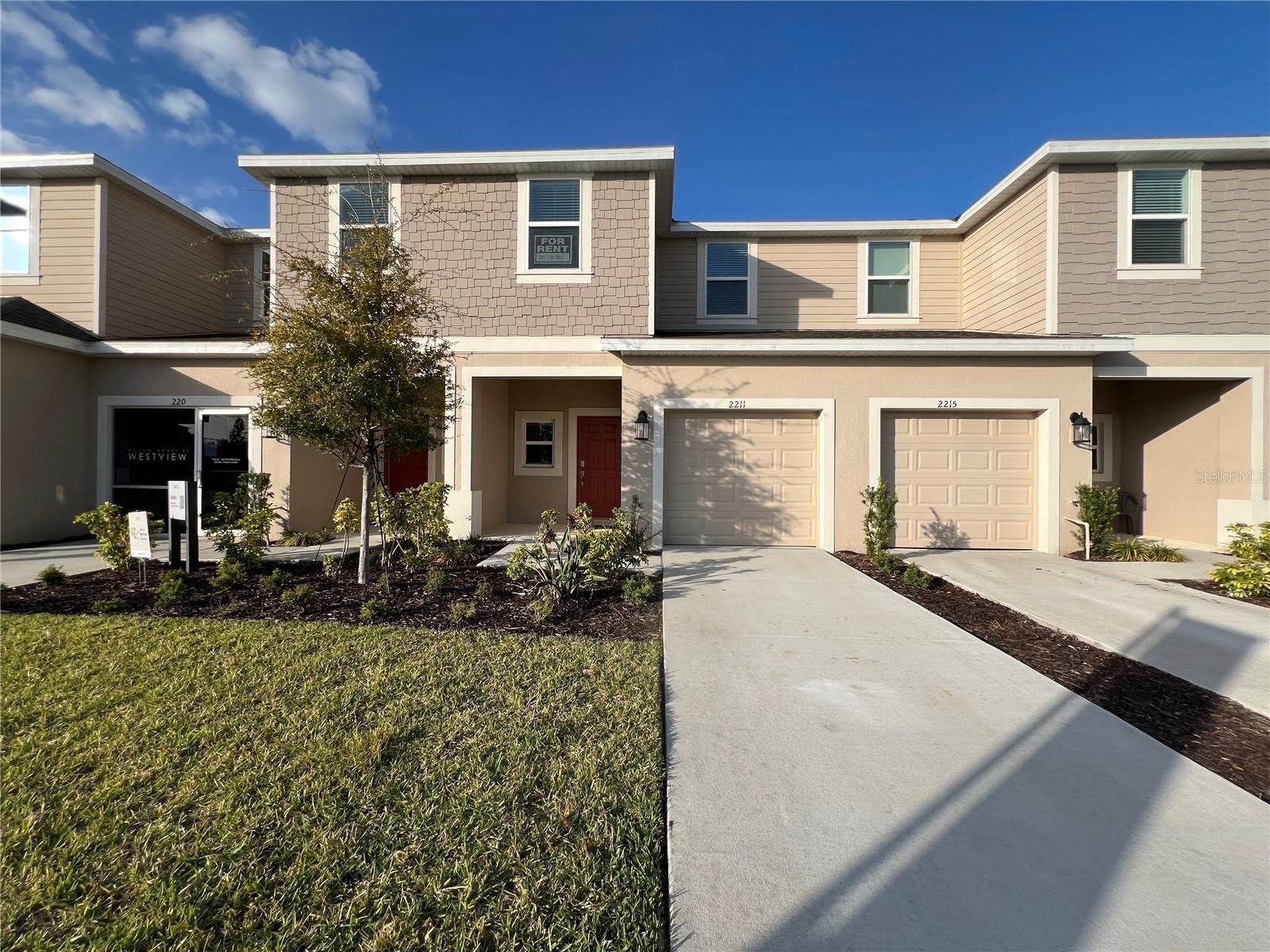 2211 PORTRAIT Street – photo 1