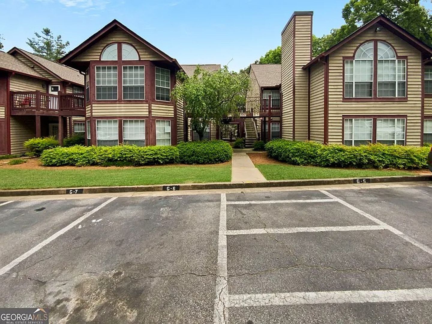 Room in 2 Bedroom Home at Cypress Pointe St – photo 1 of 7