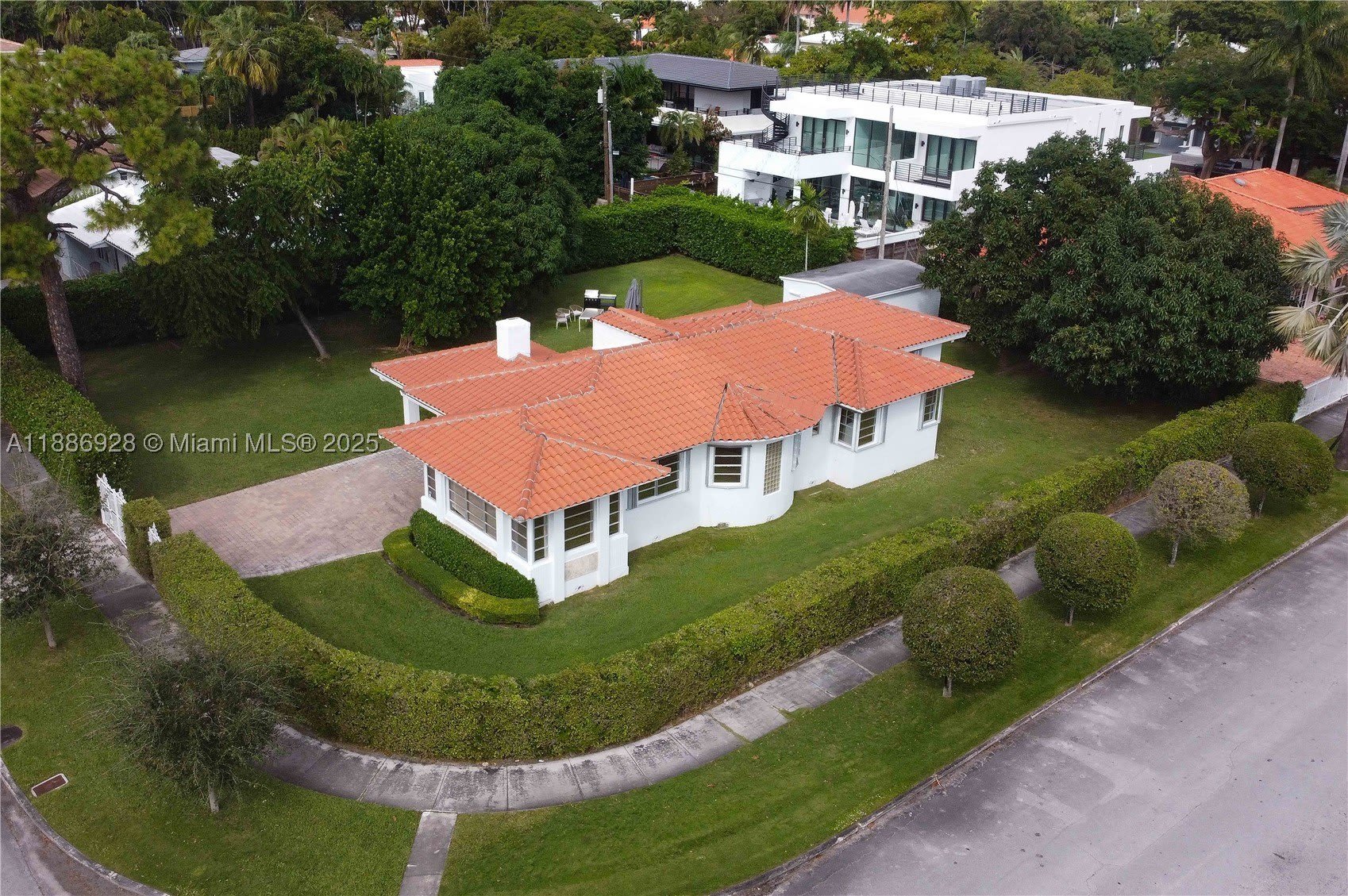 501 SW 24th Rd – photo 1