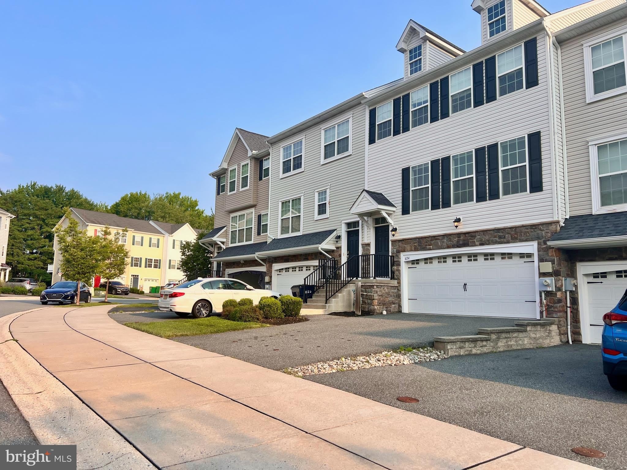 654 Jacobsen Circle – photo 1 of 205