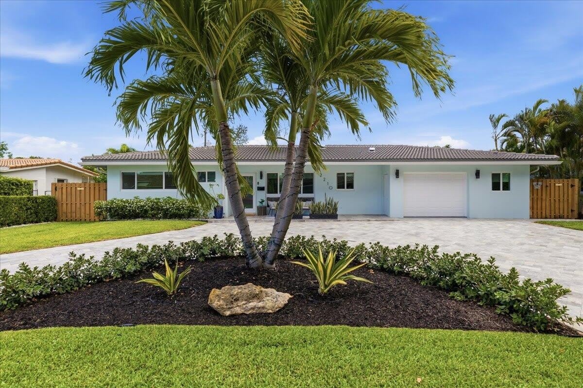 2210 NE 34TH Court – photo 1
