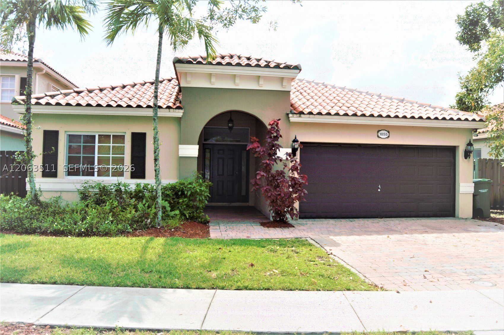1855 NE 36th ave – photo 1