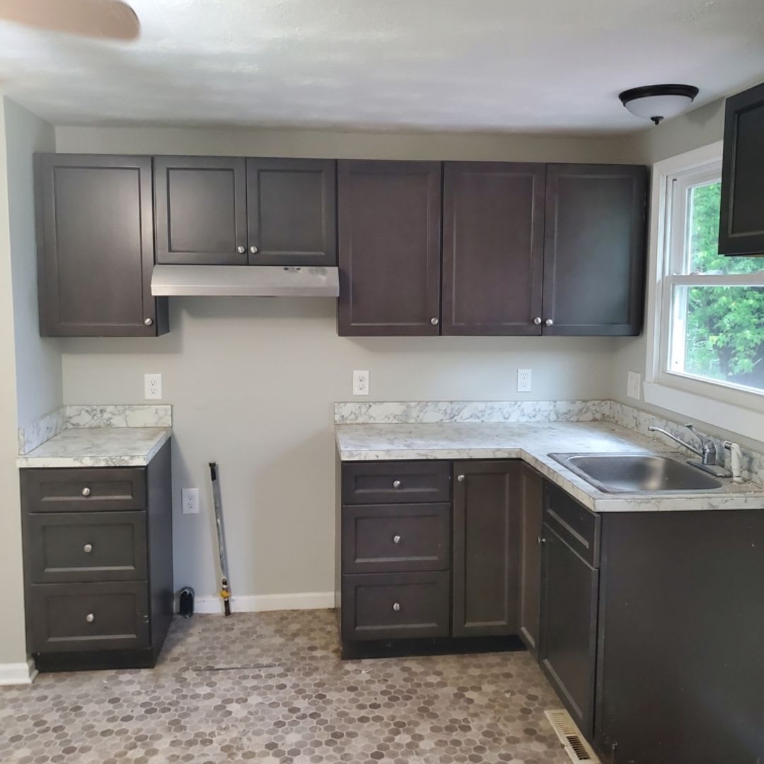 6 Bdrm House For Rent – photo 1