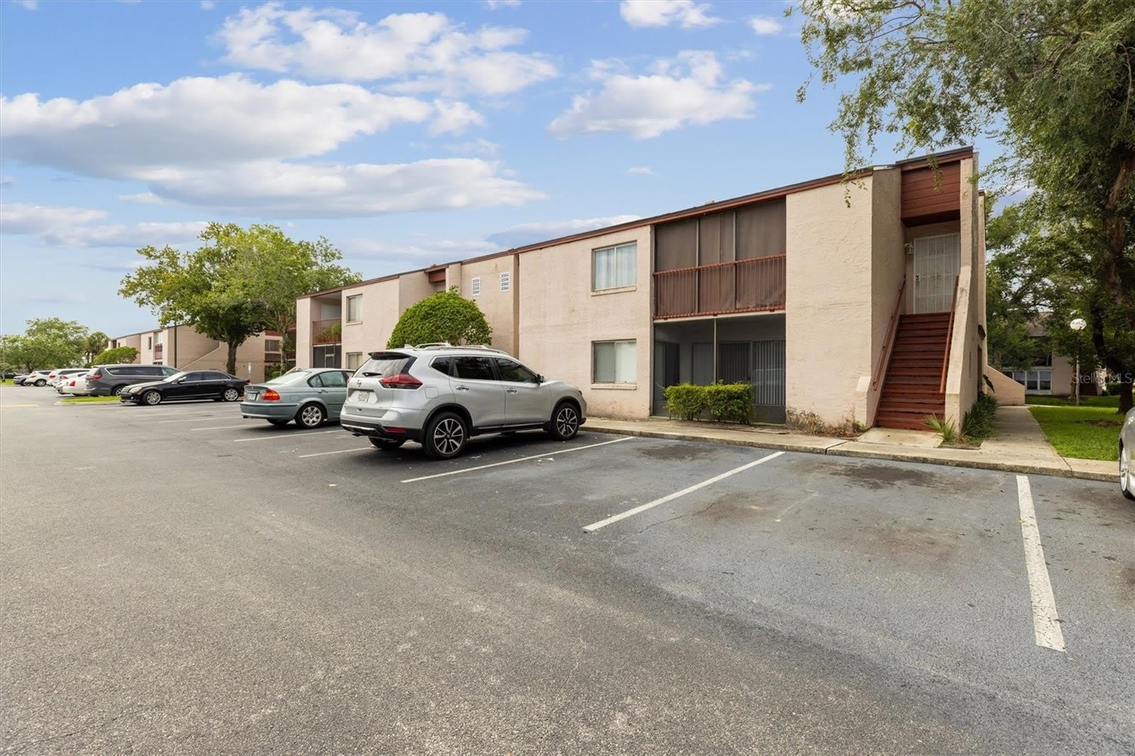 2554 LAKEWAY BRANCH Drive – photo 1