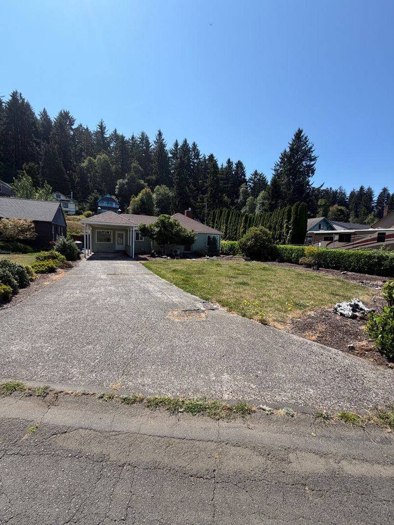 Newly Remodeled 2 Bedroom, 1 Bathroom House – photo 1 of 16