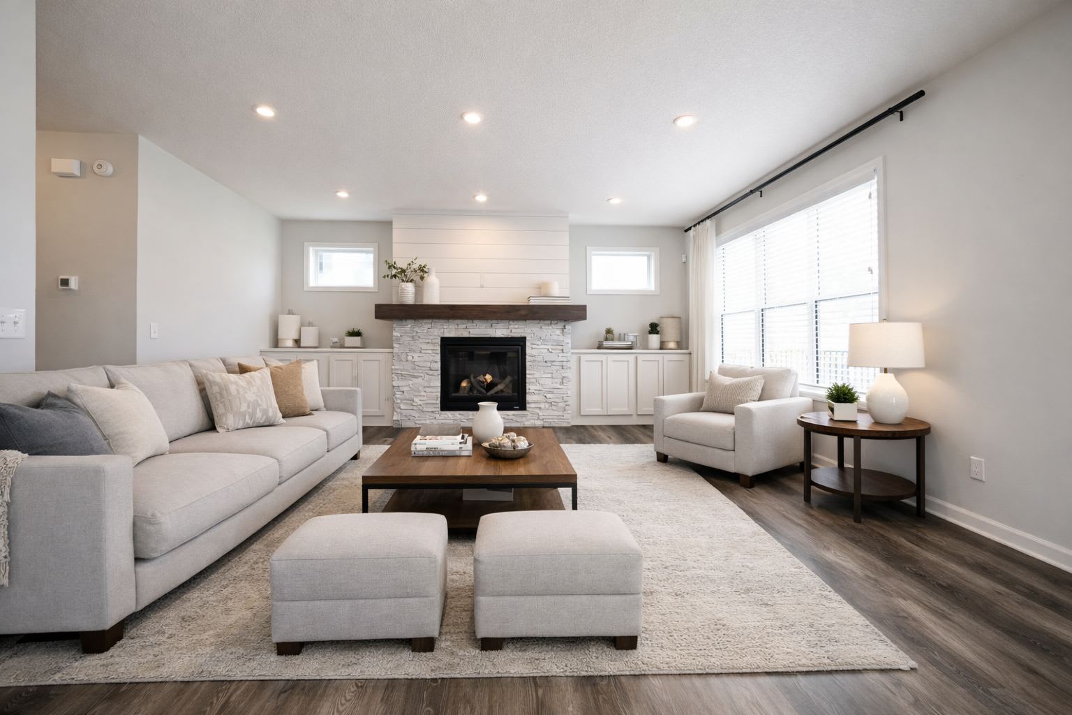 3849 Thrush St – photo 1 of 380