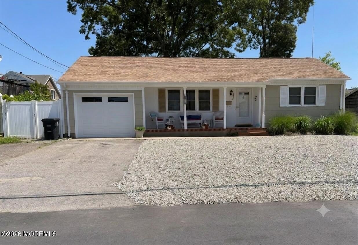 1835 Northwest Drive – photo 1 of 13