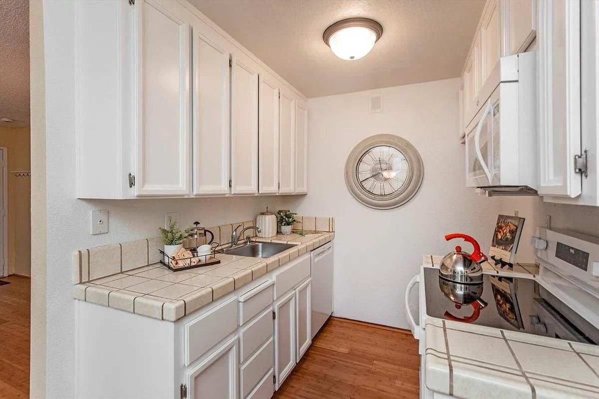 3200 La Terrace Cir – photo 1