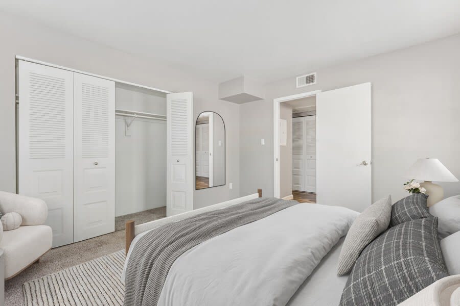 2925 North 19Th Avenue – photo 1