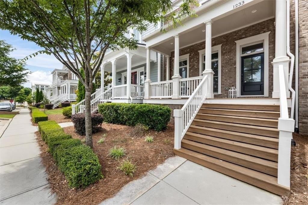 1233 Parkstead Lane – photo 1