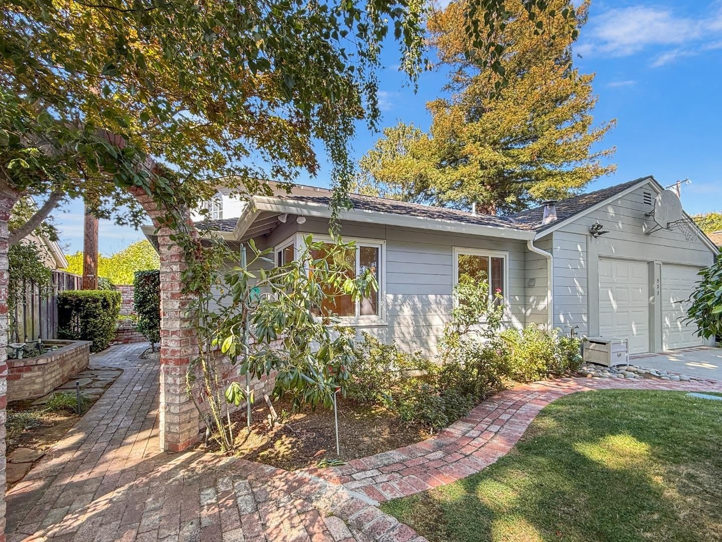 527 Hilbar LN – photo 1 of 46