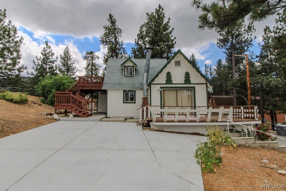 527 Cottage Lane – photo 1 of 24