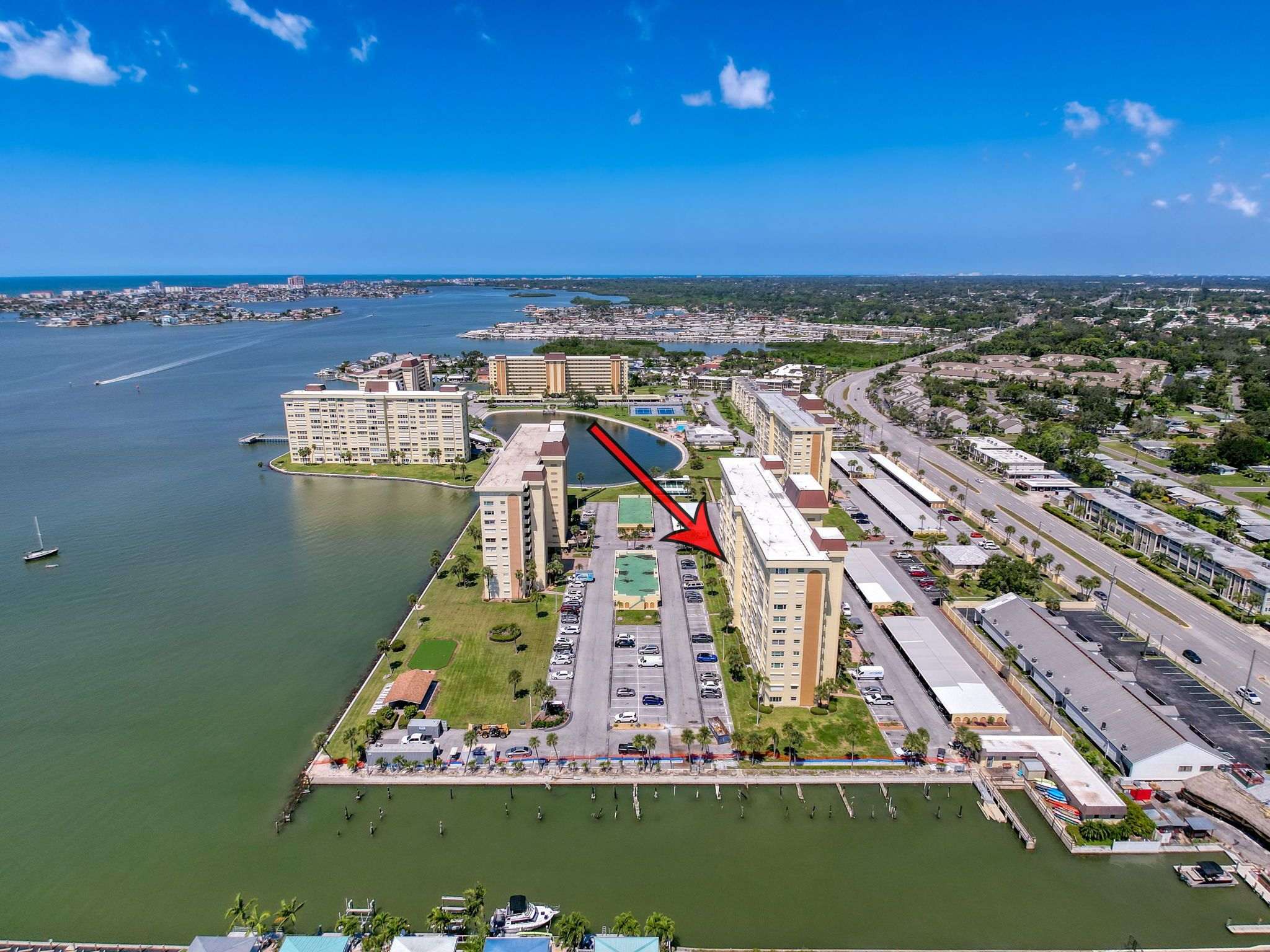 4550 Cove Cir – photo 1 of 35