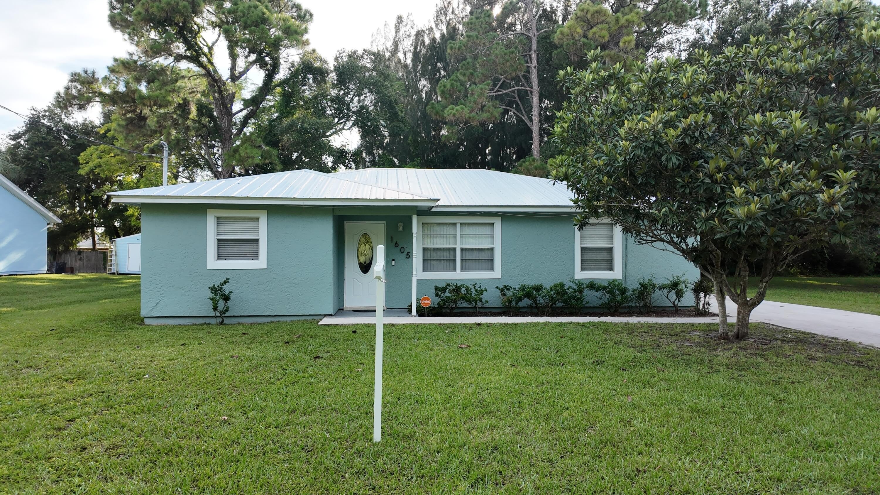 1605 N 42Nd Street – photo 1 of 17