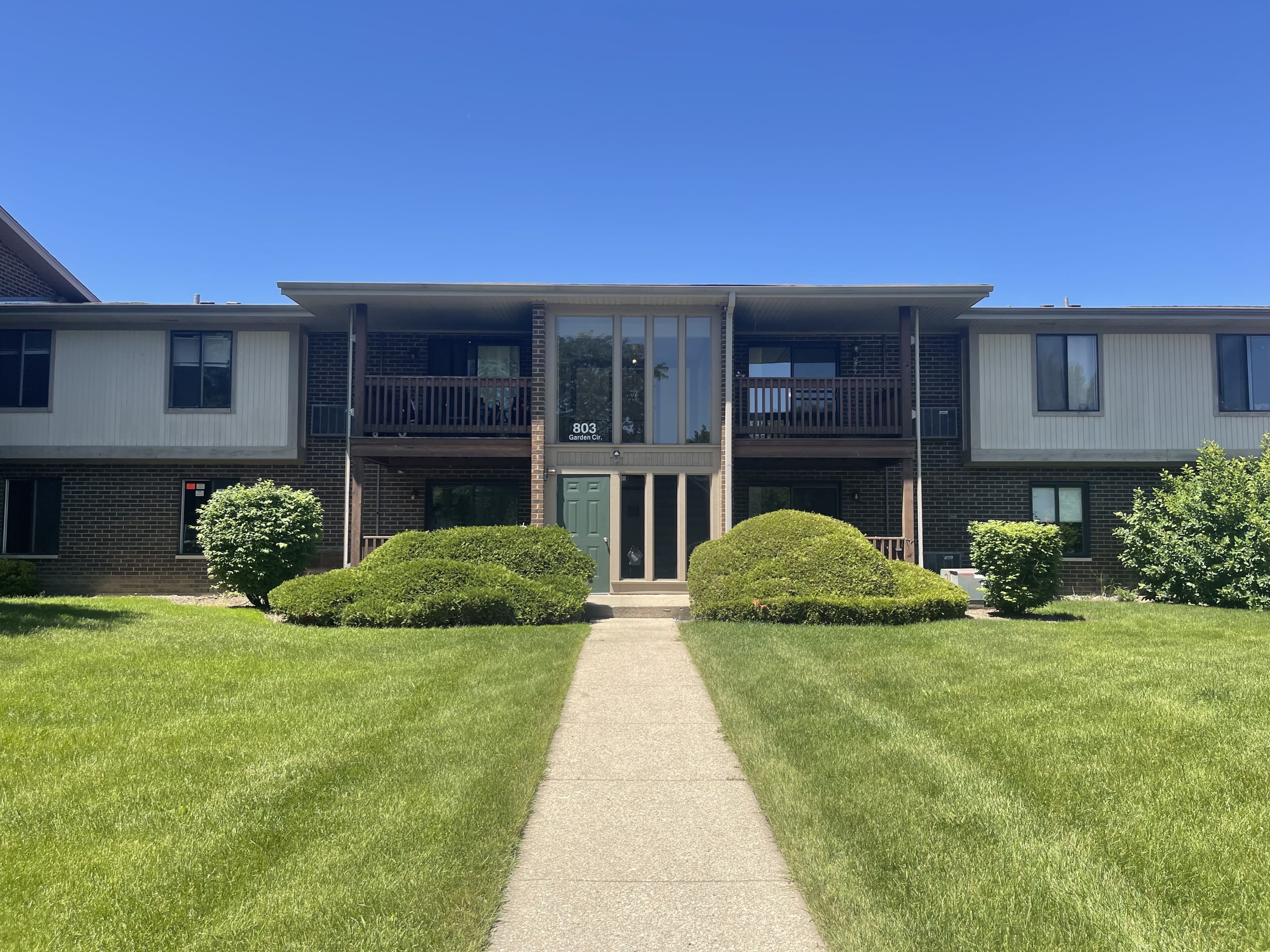 803 Garden Cir – photo 1 of 20