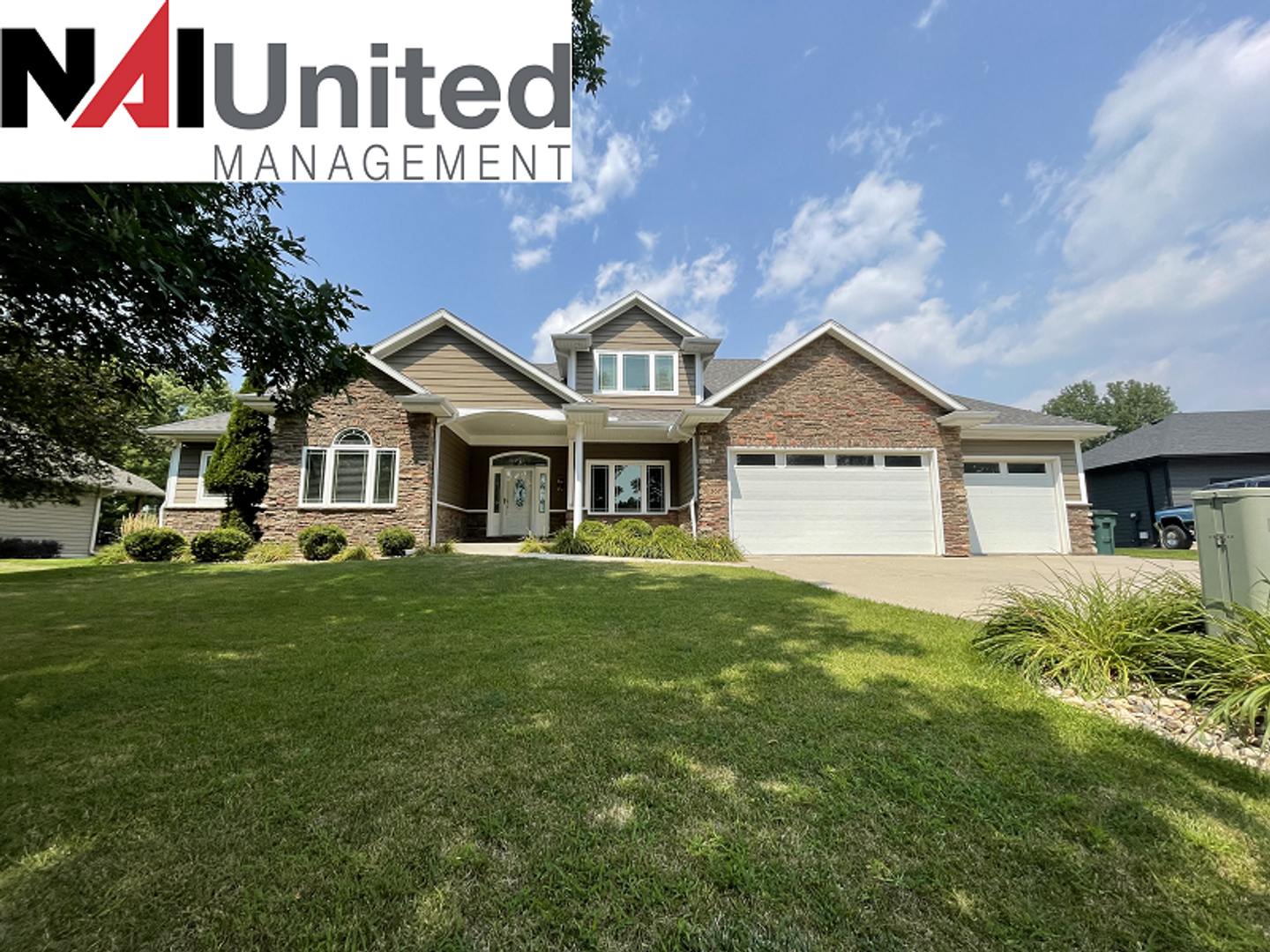 6 Bedroom 4 Bathroom 3 Car Garage Home – photo 1 of 22