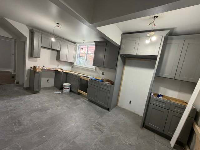 4235 Cortland St – photo 1