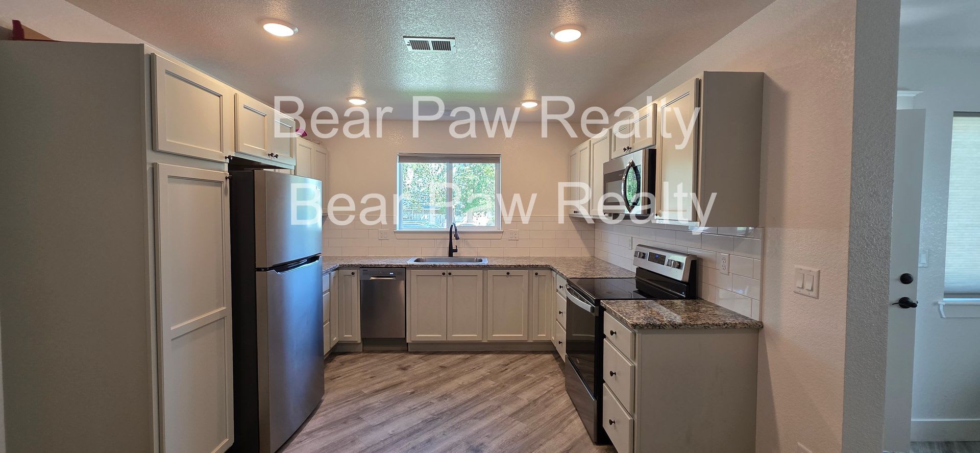 2918 Cribbon Ave – photo 1 of 38