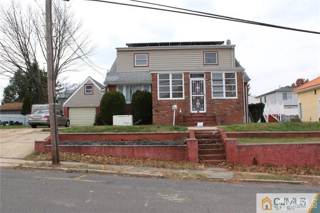 35 Lavern Street – photo 1 of 36